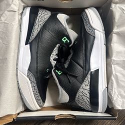 Jordan 3 “Green glow” GS (Size 3y)