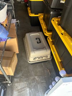 Hard-Sided Pet Travel Carrier Crate