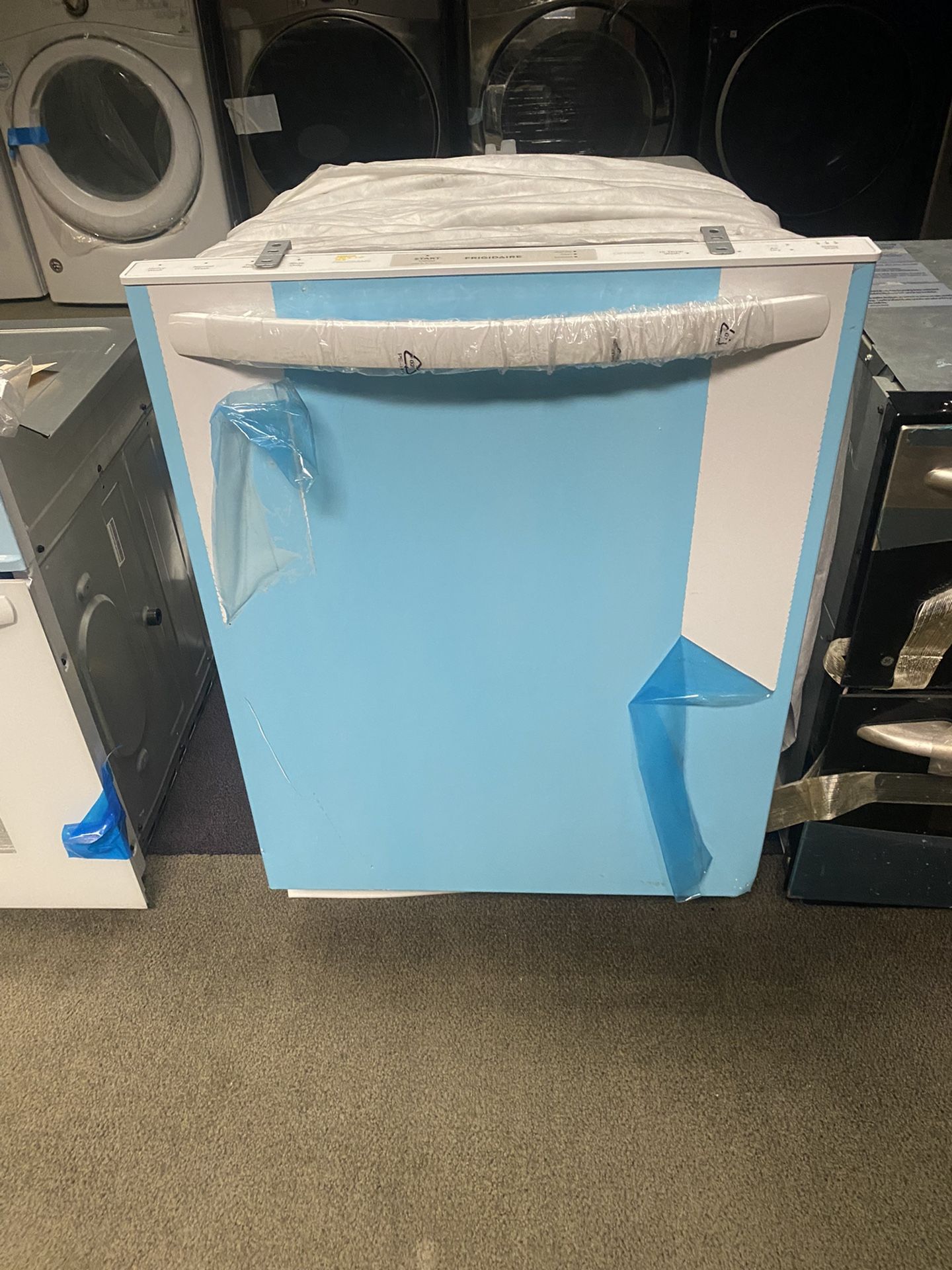 Brand New White Frigidaire Dishwasher😘