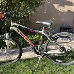 Schwinn Ranger Mountain Bike - Shimano Gears 