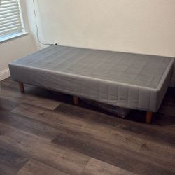 Twin Bed Frame/boxspring