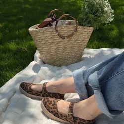 TOMS LEOPARD SLIP ON