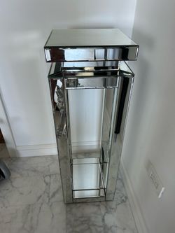 Howard Elliot Mirrored Pedestal Stand