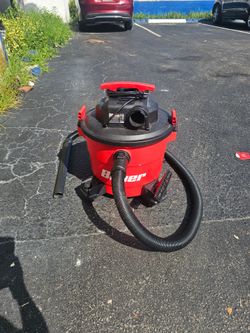Bauer Wet/Dry Shop Vacuum with Hose