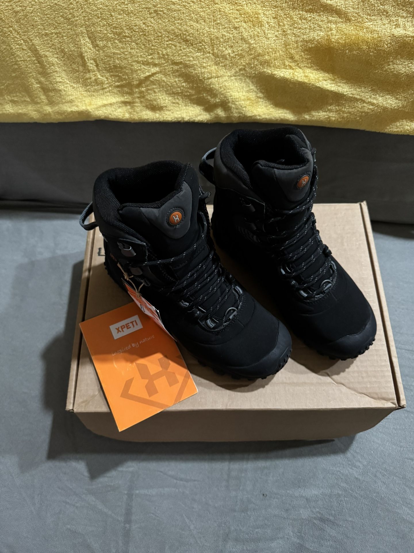 $45 7.5 women hiking boots