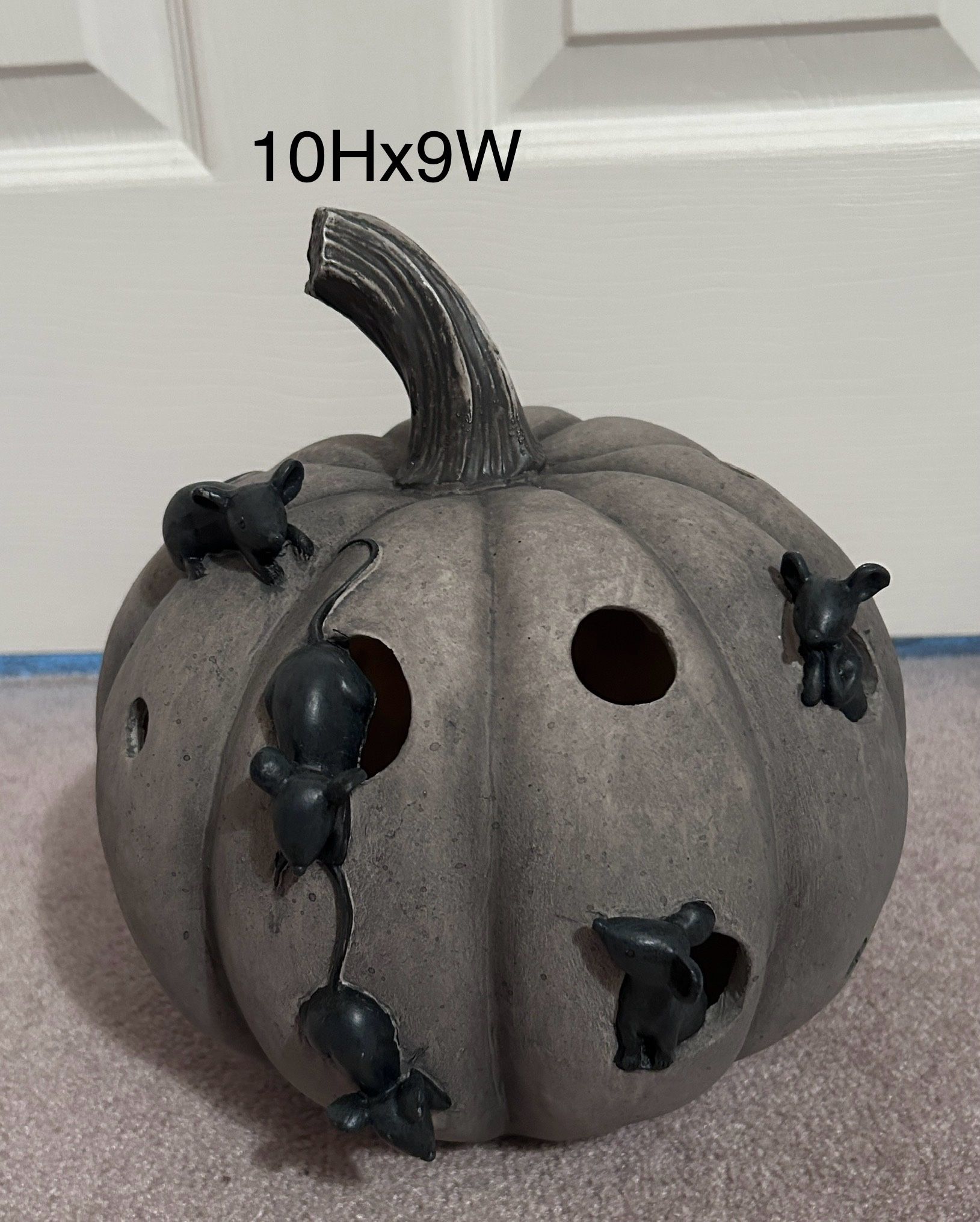 Mouse Pumpkin with lights sold by Grandin Road Battery operated lighted
