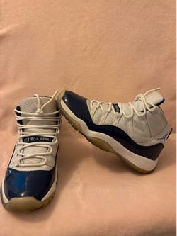 Jordan 11 "Midnight Navy" men's size 6