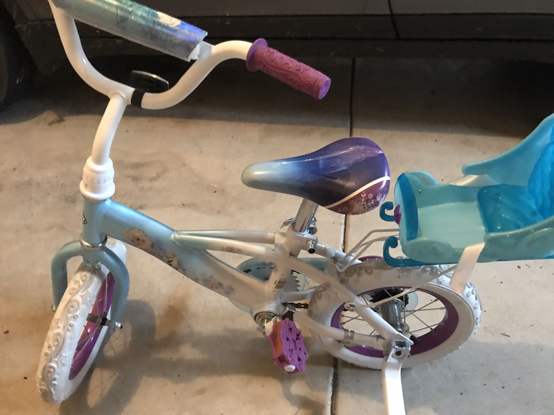 Huffy Disney Frozen bicycle
