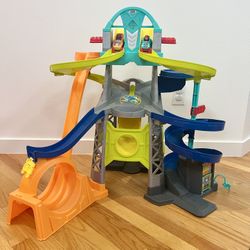 Fisher-Price launch And Loop Raceway 