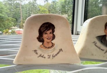 Mr & Mrs JFK Kennedy salt & pepper shakers