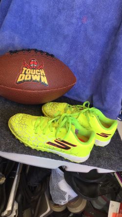 Skechers Junior Astro turf football shoes size youth 13