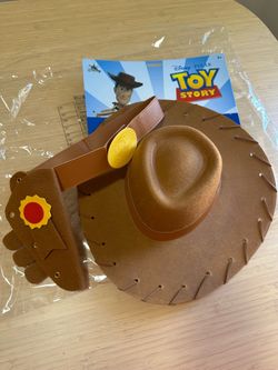 Disney woody hat and accessories