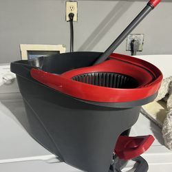 O-Cedar EasyWring Spin Mop & Bucket System, Hands-Free Foot Pedal Wringer, Microfiber Mop Head, Reusable, for Hardwood, Tile, Vinyl, Laminate Floors
