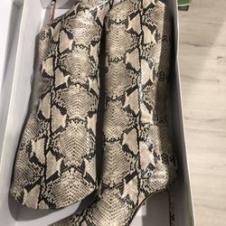 Woman’s Tall Boots Snakeskin 