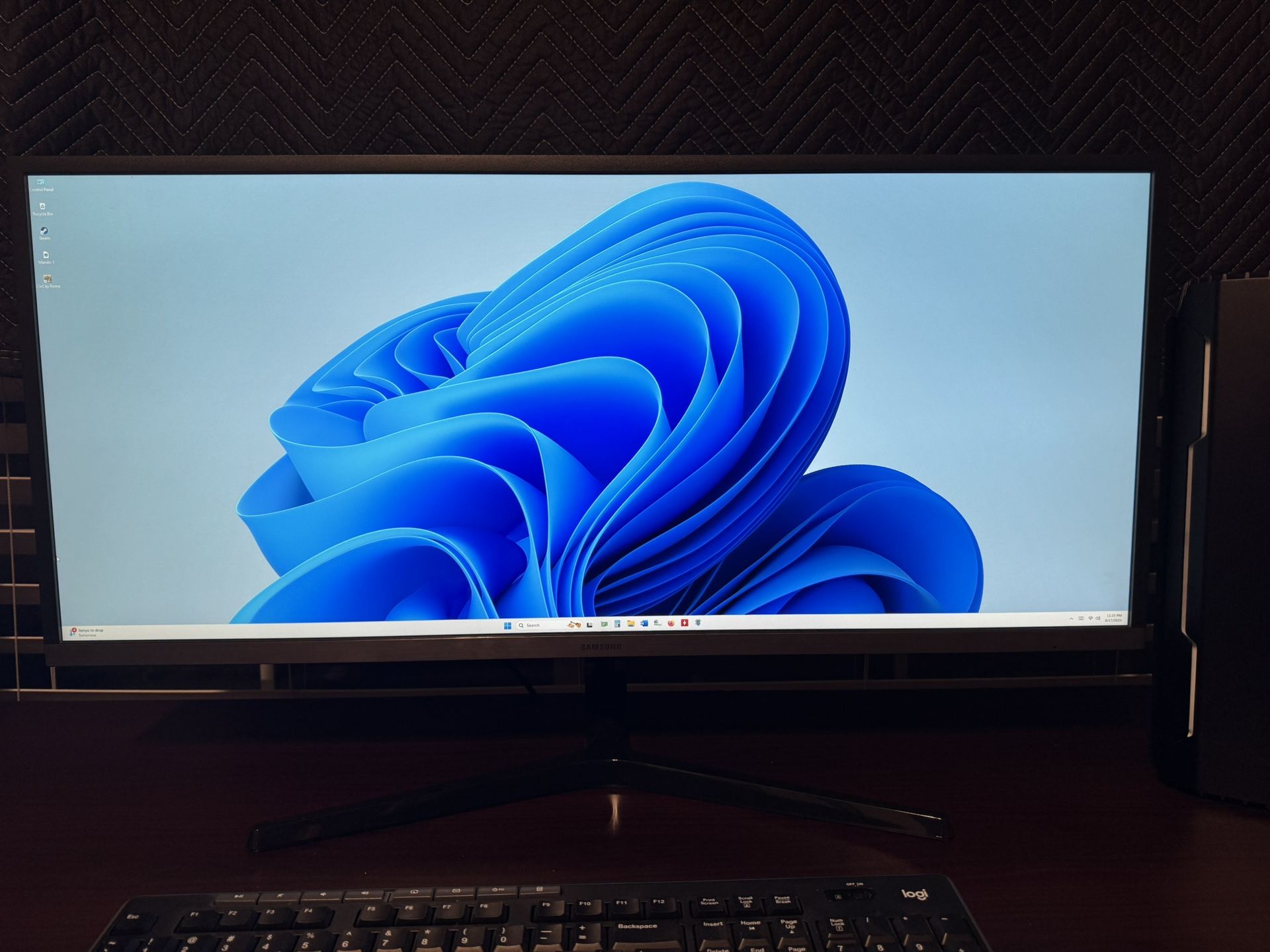 Samsung 34” Ultra wide WQHD