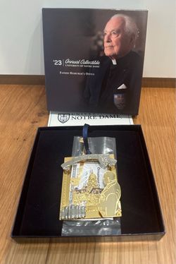 Notre Dame Alumni. Gold & Silver Commemorative Ornament -'23 Annual Collectible