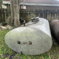 900 Gallon Stainless Steel Tank 