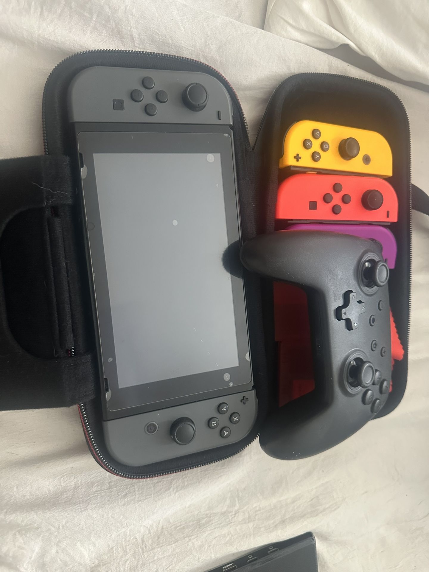 Nintendo Switch Combo With 4 Extra Controllers