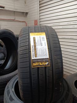 Aplus Pro Racing 305/40ZR22 XL Tire