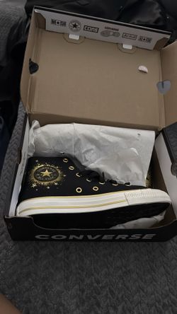 Converse shoes size 3 youth