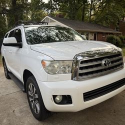 2016 Toyota Sequoia