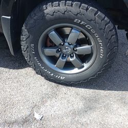 18 Inch Nissan Rims And Bf Goodrich Tires Set