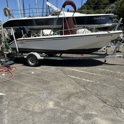  Boston Whaler 