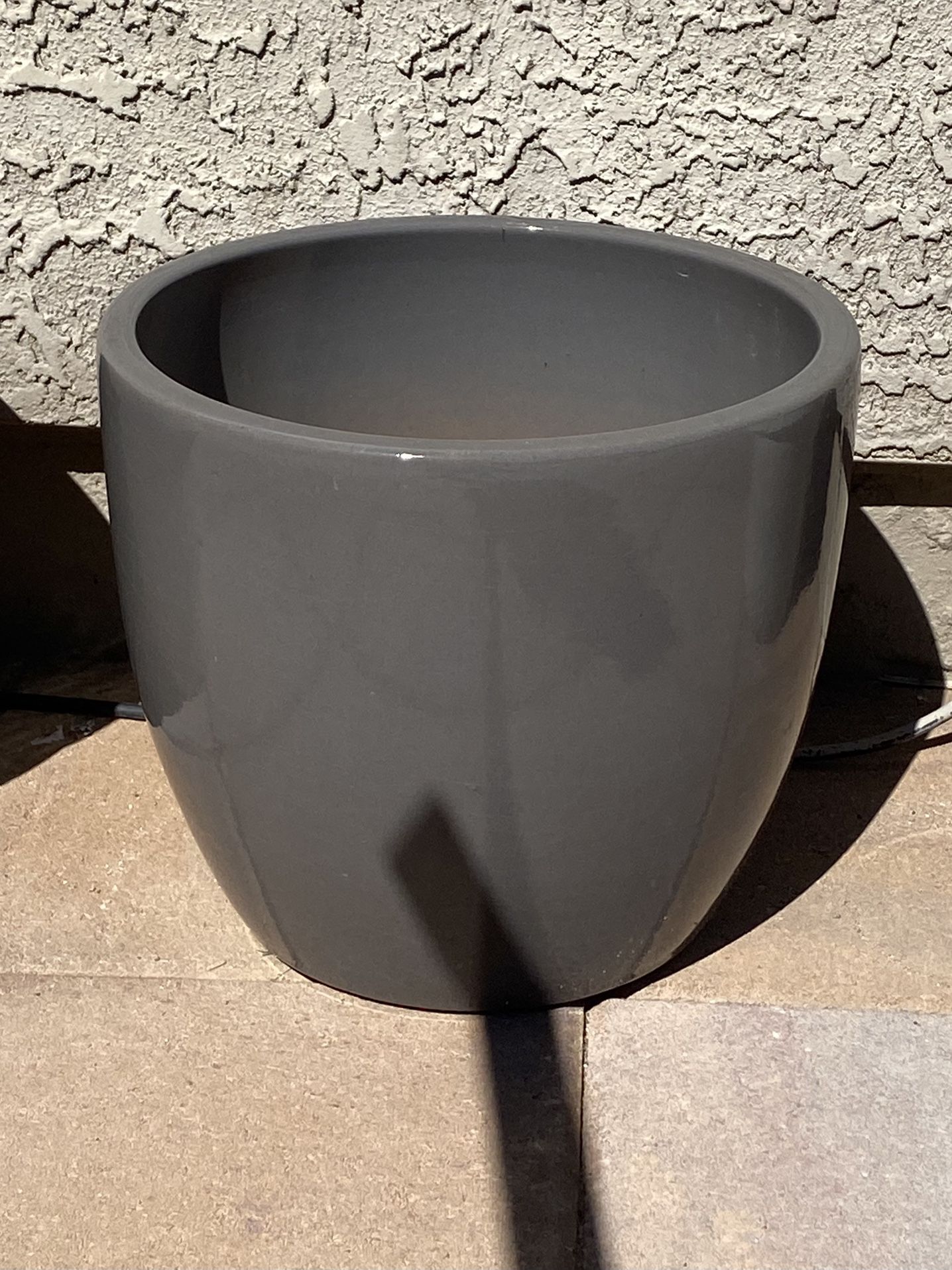 New Ceramic Pottery Planter Plant Pot Glossy Dark Finish Sleek Modern Contemporary Style