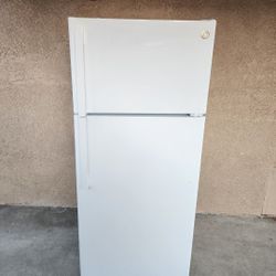 3MONTHS WARRANTY 28X29X64 GE FRIDGE 16CUFT WHITE 