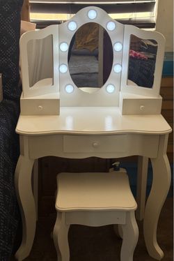 Teamson Vanity set with light for girls