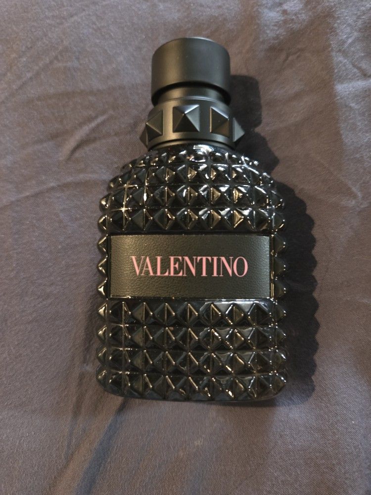Valentino Born In Roma Uomo Eau De Toilette (Men's Fragrance)