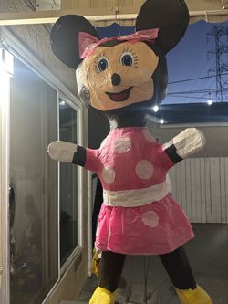 Minnie mouse piñata