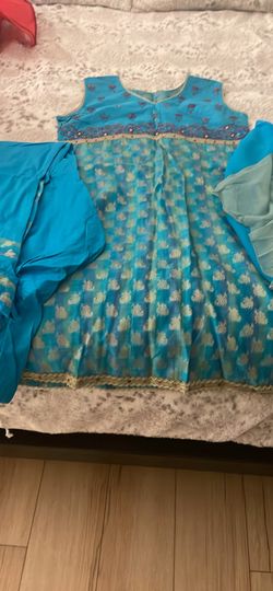 Women Three Piece With Leggings And Scarf
