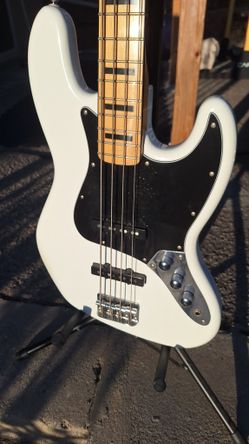 Squier Vintage Modified Precision Bass -MINT