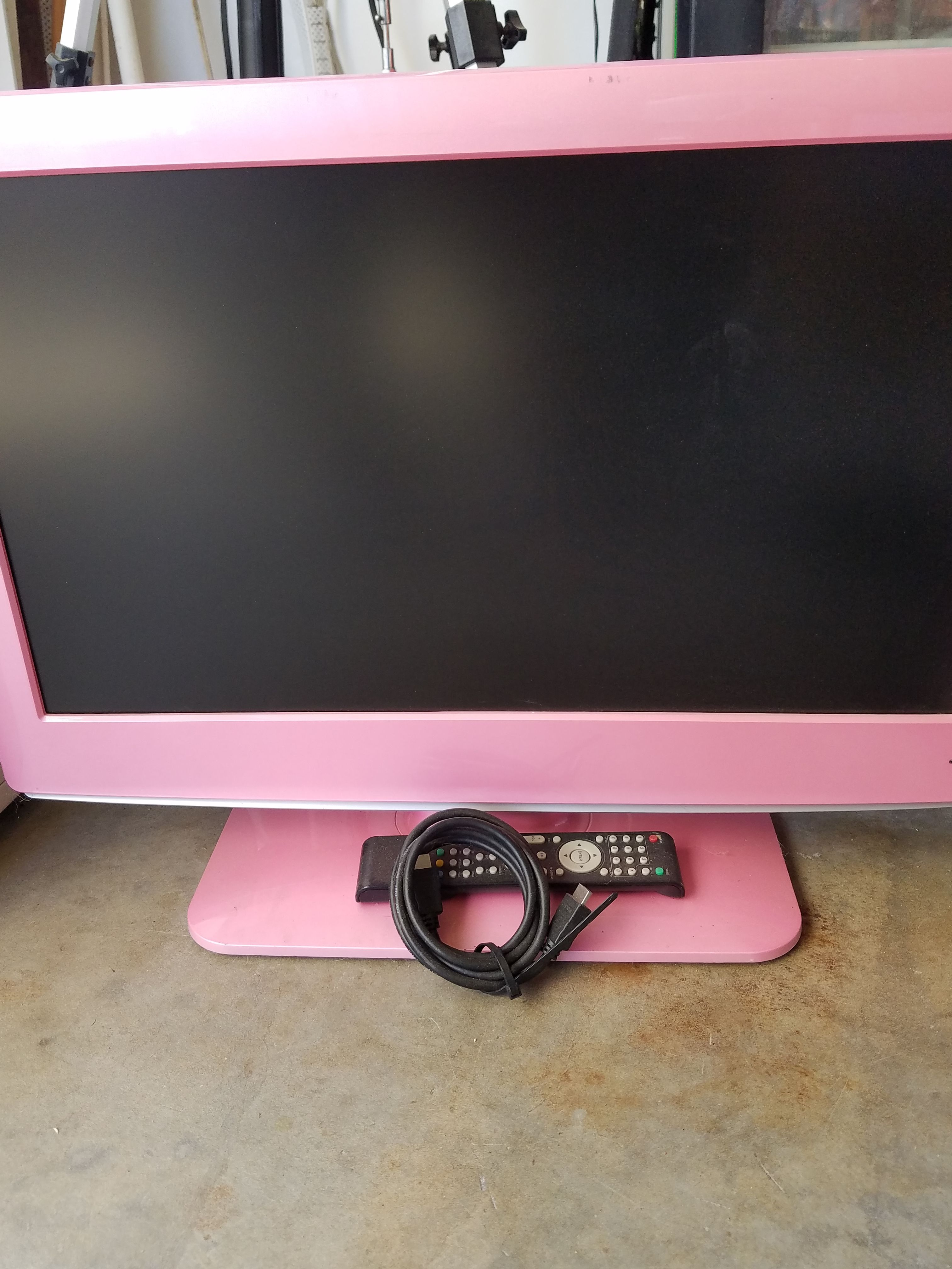 VIORE pink t.v.