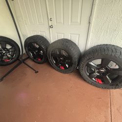 Ser of 4 Grit King Ridge Climber Tire & Rims $500.00