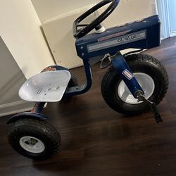 Kids metal tractor tricycle