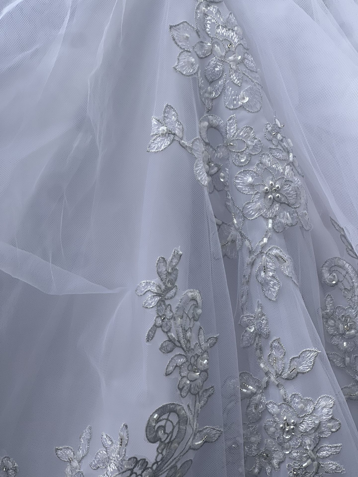 One Shoulder Vera Wang Wedding dress **read Description