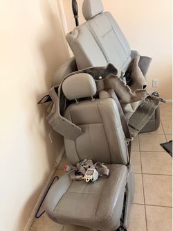 2006 GMC Envoy complete leather seats only