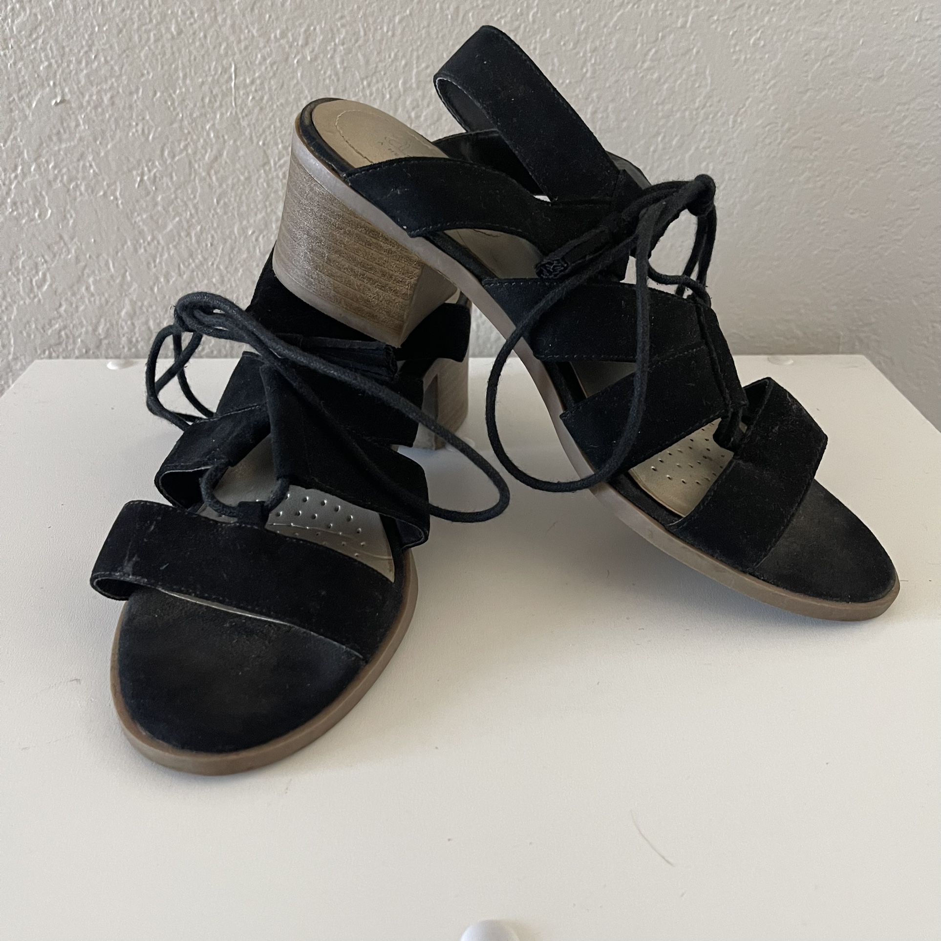 A New Approach a.n.a. Women’s  Black  Strappy Low Heel Open Toe Heels Size 7.5
