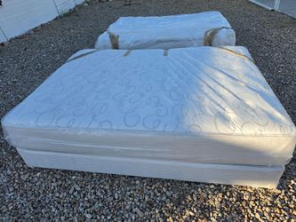 Queen mattresses and boxsprings