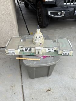 Capitol Building Puppet School Project