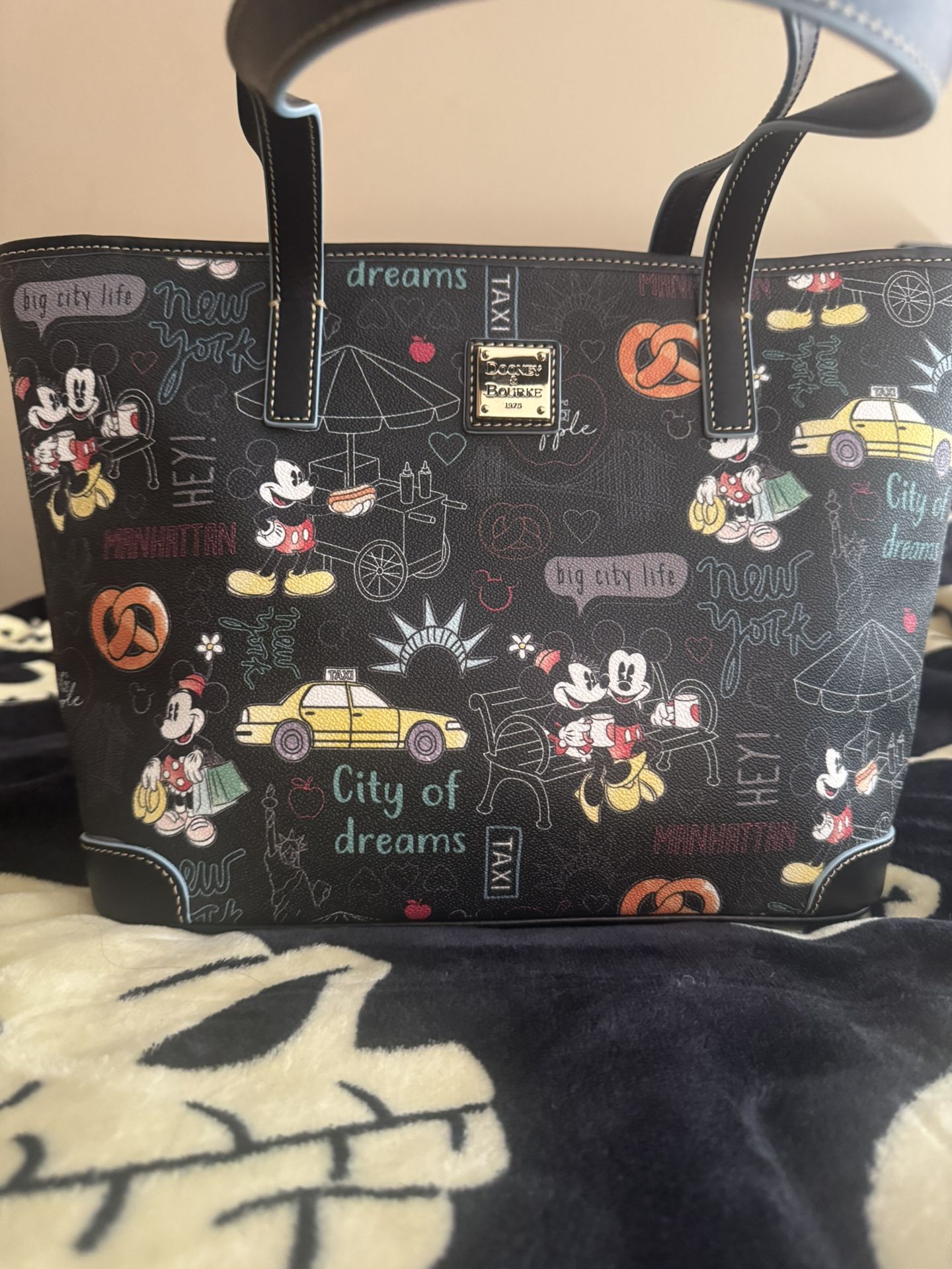 Dooney & Bourke