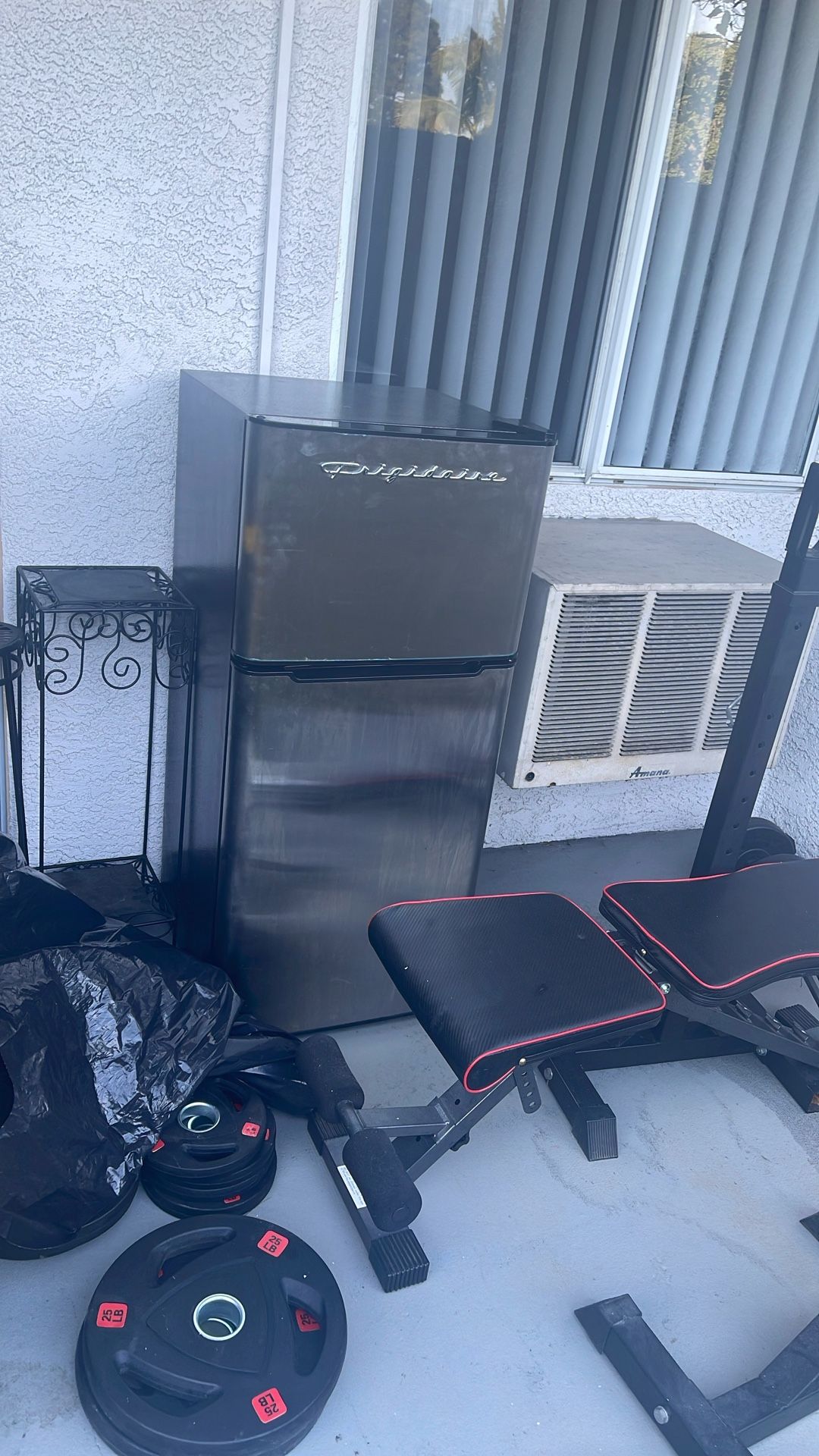 Frigidaire mini fridge