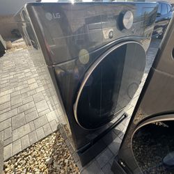 LG Washer And dryer set With Sidekick And Drawer