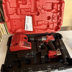 M18 Hammer Drill And Charger 