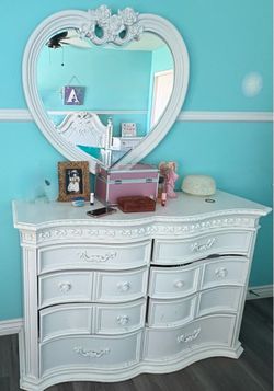 White Disney Princess Fairytale White Dresser/Heart Mirror Set