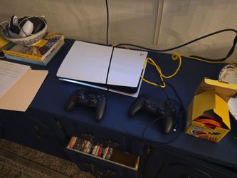 Ps5 with dual sense edge and normal dual sense. NEGOTIABLE PRICE