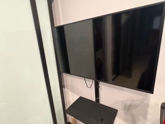 32” Samsung tv with stand