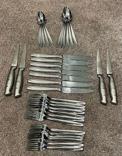 Oneida Flatware + steak knives